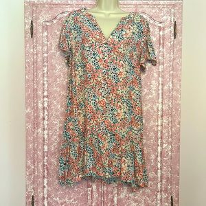 LOFT women’s floral dress size medium!